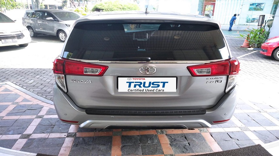 TOYOTA INNOVA 2.0 Q AT 2016